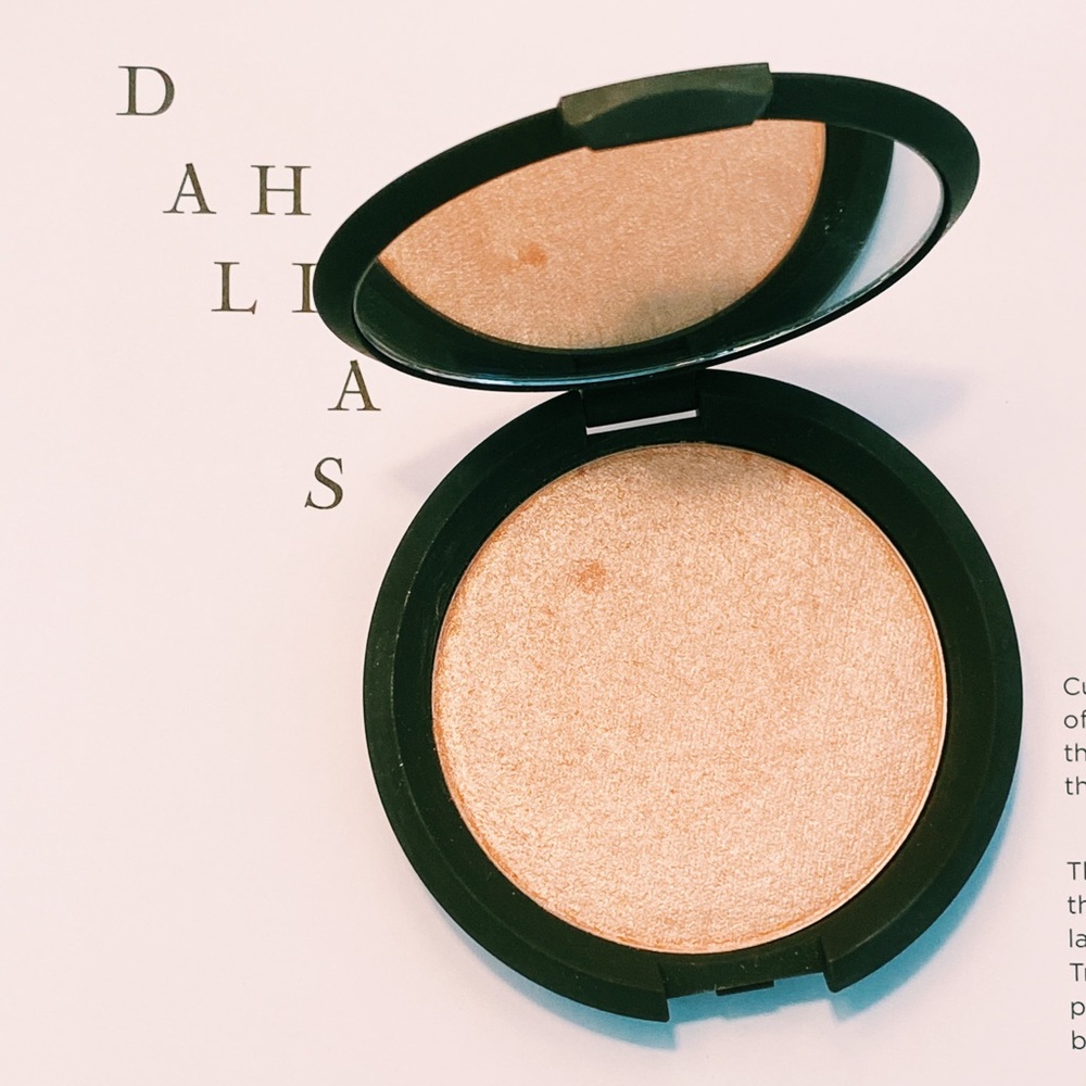 Becca x Javlyn Hill Shimmering Highlighter